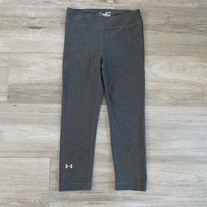 Under Armour Gray Capri Length Leggings
